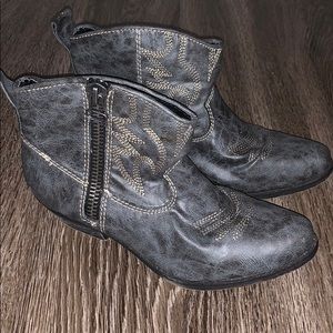 Ankle boots grey